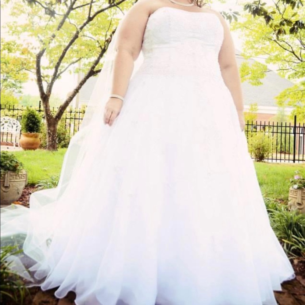 Oleg Cassini Wedding Dress